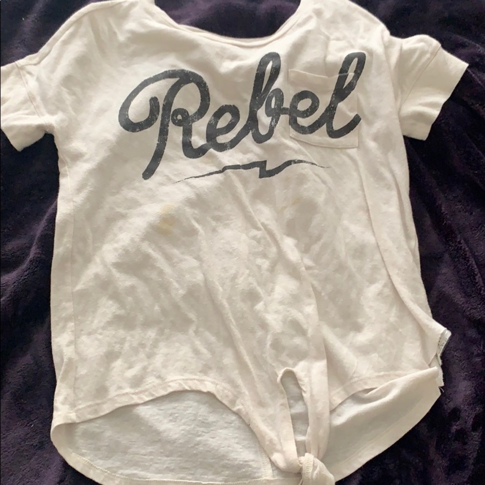 This is a white t shirt with a bow detail.